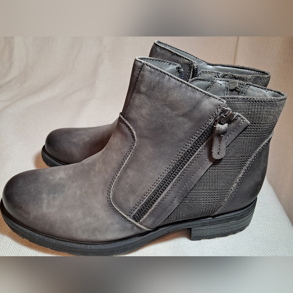 Women's Gray Ankle Boots